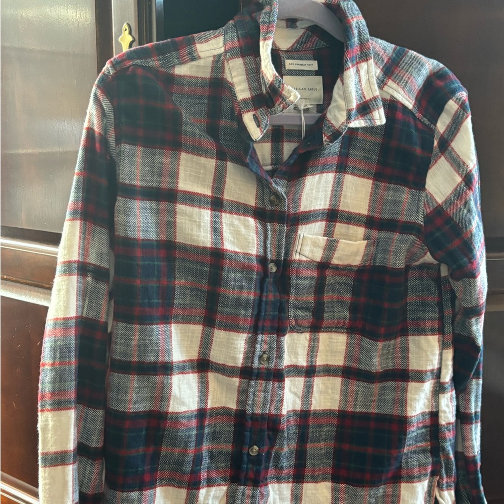 Soft shirt
Casual
New
Daughter never wore
American eagle